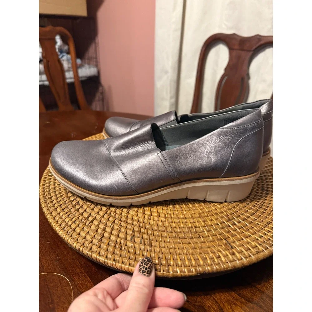 Dansko Fawna Metallic Pewter Leather Slip On Comfort Shoes Womens 41